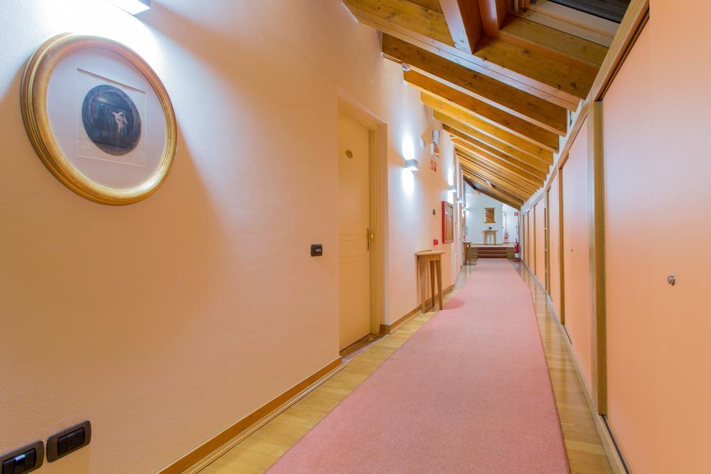 Twin Room,112760151:JPEG